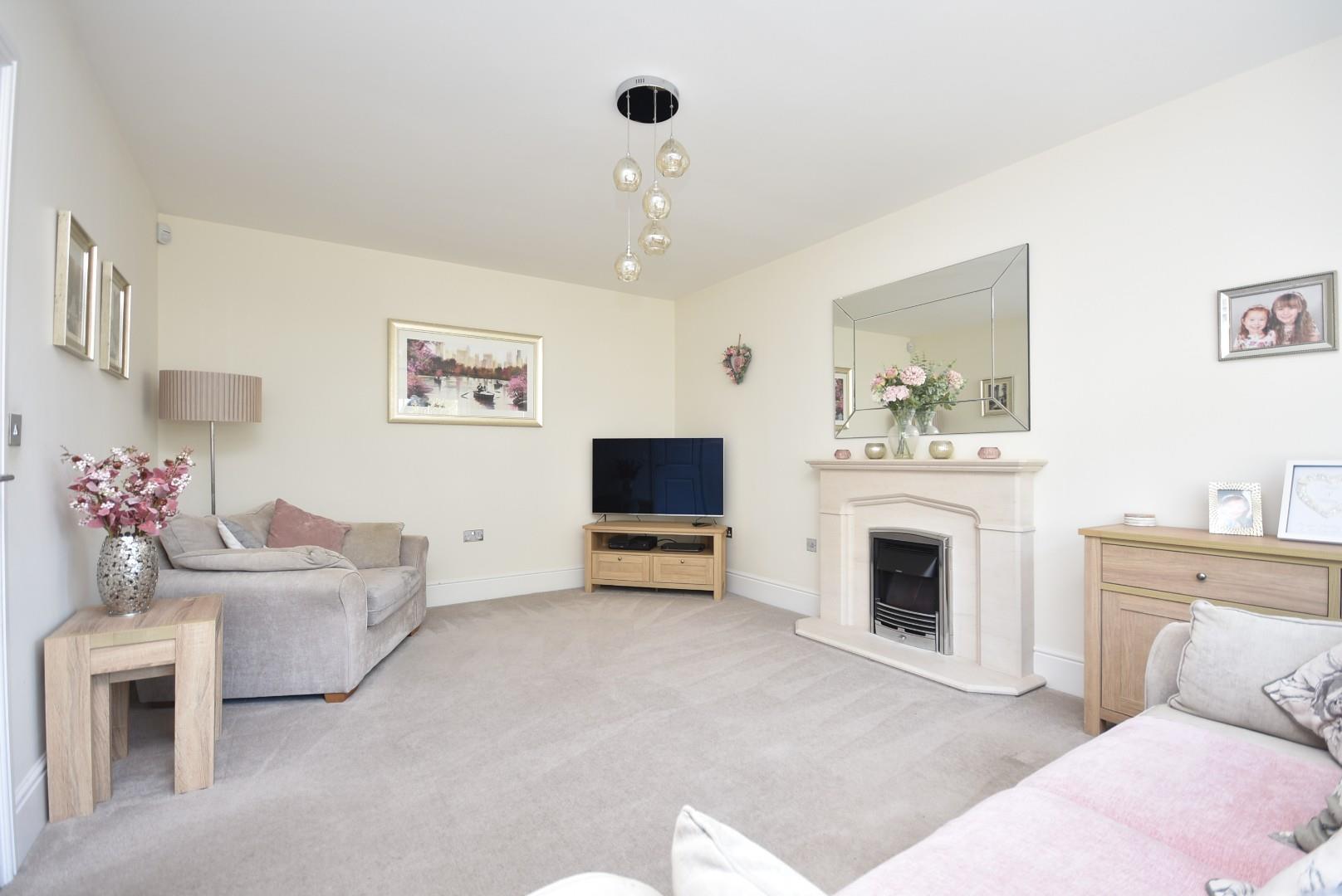76 Burdons Close, Wenvoe, CF5 6FE